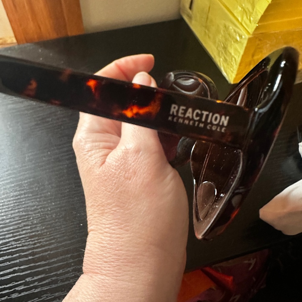 Kenneth Cole Reaction Brown Sunglasses **New**